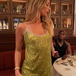 Handover Rober's dress